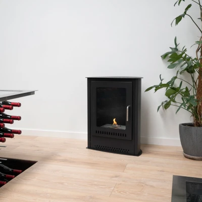 Carson - Small black bioethanol fireplace in wood stove style Carson - Small black bioethanol fireplace in wood stove style